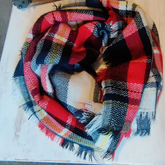 💛 Limited Time Sale💛CeCe Vibrant Plaid Scarf in Red, Black, Yellow, and White - Picture 5 of 5